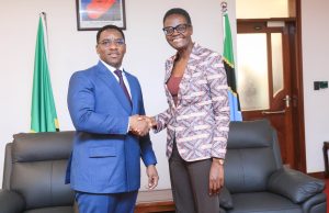 SPIKA WA JAMHURI YA MUUNGANO WA TANZANIA AKUTANA NA MAKONDA