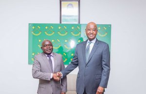 KINANA AZUNGUMZA NA BALOZI WA MSUMBIJI NA INDIA NCHINI TANZANIA, LUMUMBA JIJINI DAR ES SALAAM.