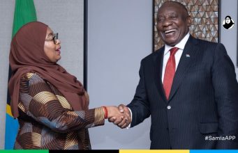 RAIS SAMIA AKUTANA NA RAIS WA AFRIKA KUSINI CYRIL RAMAPHOSA KABLA YA MKUTANO WA 20 BRAZIL