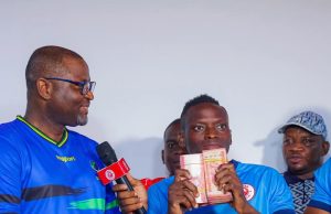 SIMBA YAIBUKA USHINDI WA MABAO 2-1 DHIDI YA CS SFAXIEN,MWANASHERIA MKUU AONGOZA SHEREHE.