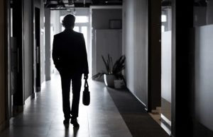 HII NDIO DAWA YA BOSI ANAYECHEEWESHA MSHAHARA!