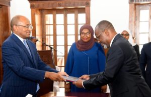 RAIS DK. HUSSEIN MWINYI AMUAPISHA KAMISHNA MKUU MPYA WA ZRA