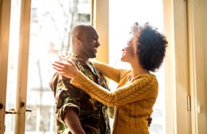 MME WANGU NI MWANAJESHI ILA TUNAISHI MAISHA MAGUMU SANA