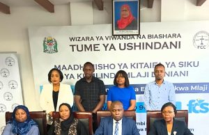 FCC, FCS WASHIRIKIANA KUADHIMISHA SIKU YA KUMLINDA MLAJI DUNIANI