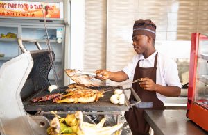 WAFANYABIASHARA DAR WAPO TAYARI KUHUDUMIA WAGENI WA CHAN