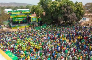 PICHA MATUKIO TOFAUTI TOFAUTI ZA MGOMBEA WA URAIS KUPITIA CCM MH.DKT.SAMIA SULUHU HASSAN AKIOMBA KURA WILAYANI UYUI