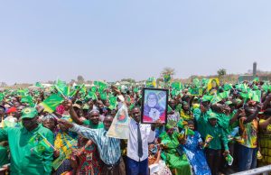 TAZAMA UMATI WA WANANCHI WA URAMBO MKOANI TABORA WALIVYOFURIKA KWENYE MKUANO WA KAMPENI ZA MGOMBEA URAIS KUPITIA CHAMA CHA MAPINDUZI