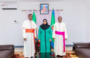 DKT. SAMIA AKUTANA NA KARDINALI RUGAMBWA