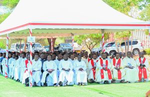 MAKAMU WA RAIS ASHIRIKI JUBILEI YA MIAKA 50 YA DAYOSISI YA PARE