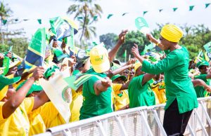 KATIBU MKUU WA CCM AWASILI UWANJA WA KECHA KINYEREZI