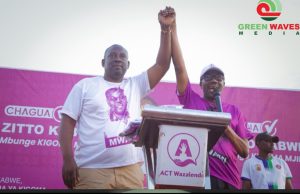 ZITTO KABWE AMNADI YUNUS RUHOMVYA KWA WANANCHI