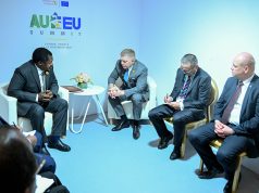 MAKAMU WA RAIS AKIFANYA MAZUNGUMZO NA WAZIRI MKUU WA SLOVAKIA