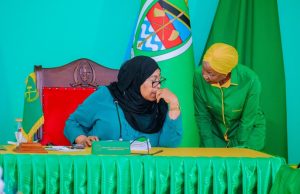 MWENYEKITI WA CCM DKT. SAMIA AKITETA JAMBO NA DKT. MIGIRO