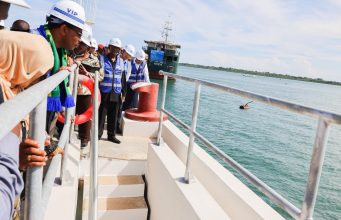 DKT. MWIGULU AKAGUA MAENDELEO YA MRADI WA BANDARI YA UVUVI, KILWA.