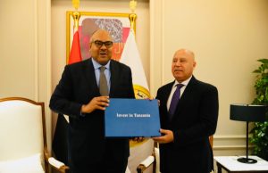 WAZIRI KOMBO, KABUDI WAKUTANA NA NAIBU WAZIRI MKUU WA MISRI, TANZANIA YAMWAGIWA SIFA.