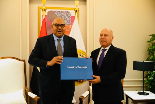 WAZIRI KOMBO, KABUDI WAKUTANA NA NAIBU WAZIRI MKUU WA MISRI, TANZANIA YAMWAGIWA SIFA.