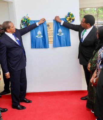 DKT. MWIGULU AWEKA JIWE LA MSINGI UJENZI WA KAMPASI YA LINDI YA UDSM