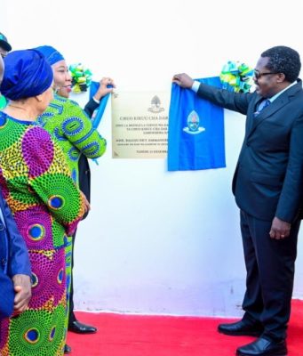 MAKAMU WA RAIS AWEKA JIWE LA MSINGI UJENZI WA KAMPASI YA UDSM – KAGERA