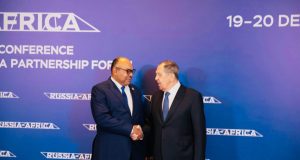 WAZIRI COMBO, PROF. KABUDI WAZUNGUMZA NA WAZIRI WA MSMBO YA NJE WA URUSI JIJINI CAIRO