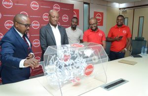 ABSA BANK TANZANIA YAFUNGA KAMPENI YA ‘UJANJA NI KUSWIPE NA KADI YA ABSA’ KWA DROO YA MWISHO NA KUTANGAZWA KWA MSHINDI WA ZAWADI KUU