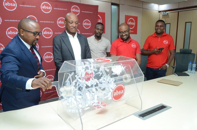 ABSA BANK TANZANIA YAFUNGA KAMPENI YA ‘UJANJA NI KUSWIPE NA KADI YA ABSA’ KWA DROO YA MWISHO NA KUTANGAZWA KWA MSHINDI WA ZAWADI KUU