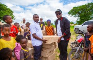 MBUNGE MAVUNDE AANZISHA UJENZI WA SHULE KWA KUSHIRIKIANA NA WANANCHI WA NGAYAGAE-IPALA