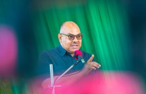 WAZIRI KOMBO AWEKA JIWE LA MSINGI UJENZI WA JENGO LA MAFUNZO KWA WATUMISHI WA UMMA.