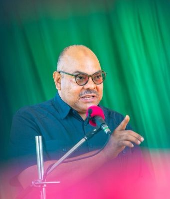 WAZIRI KOMBO AWEKA JIWE LA MSINGI UJENZI WA JENGO LA MAFUNZO KWA WATUMISHI WA UMMA.