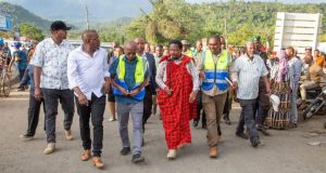 TARURA ARUSHA YATAKIWA KUAINISHA MAENEO YENYE CHANGAMOTOBZQ BARABARA