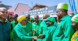 SHINA LA MAKUNDUCHI MMEDHIHIRISHA KWA VITENDO KUWA MAENDELEO HAYANA CHAMA-.DKT.MIGIRO