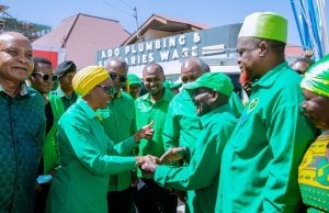 SHINA LA MAKUNDUCHI MMEDHIHIRISHA KWA VITENDO KUWA MAENDELEO HAYANA CHAMA-.DKT.MIGIRO