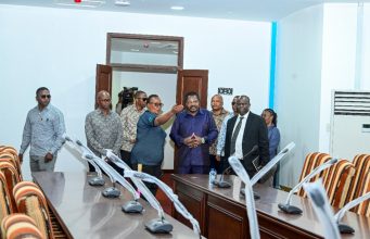 MAKAMU WA RAIS AKAGUA MAENDELEO YA UKARABATI WA JENGO LA OFISI YA MAKAMU WA RAIS