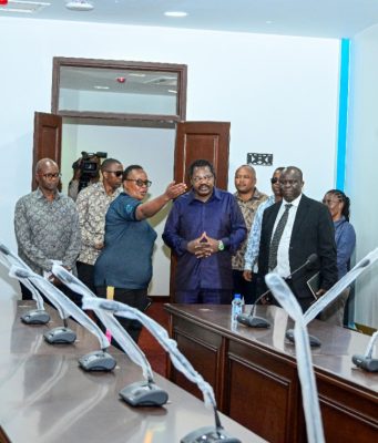 MAKAMU WA RAIS AKAGUA MAENDELEO YA UKARABATI WA JENGO LA OFISI YA MAKAMU WA RAIS