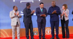 SERIKALI KUNUNUA MATREKTA 10,000-DKT. MWIGULU